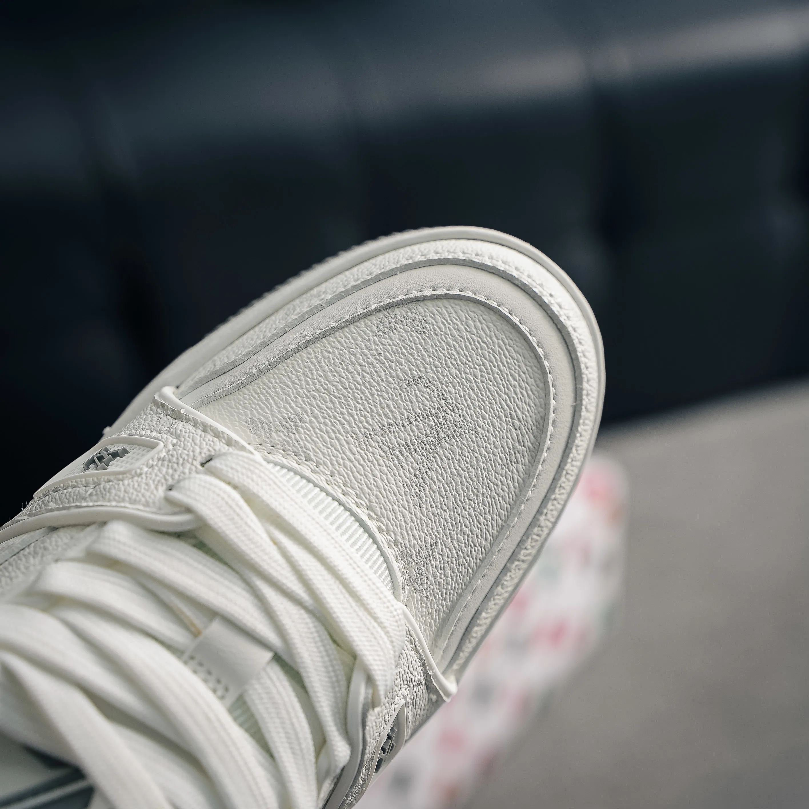 【 】 Louis Vuitton Trainer Sneaker Low Series Low-Top Retro Versatile Skate Shoes“ Virgil Abloh Retro Shoes ，